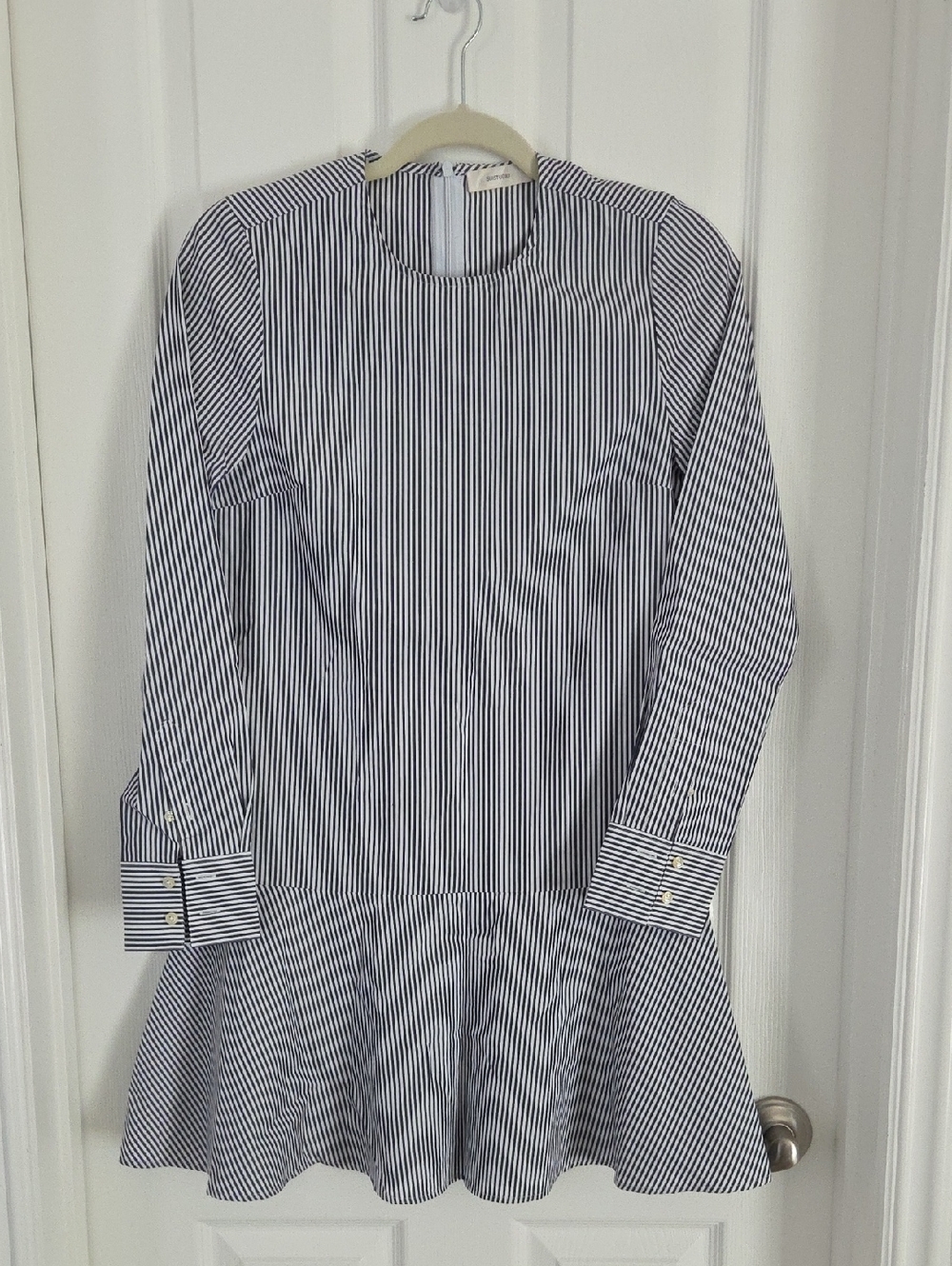 Suistudio Navy and White Striped Long-Sleeve Dylan Dress Shirt In 34R (Xs/S)